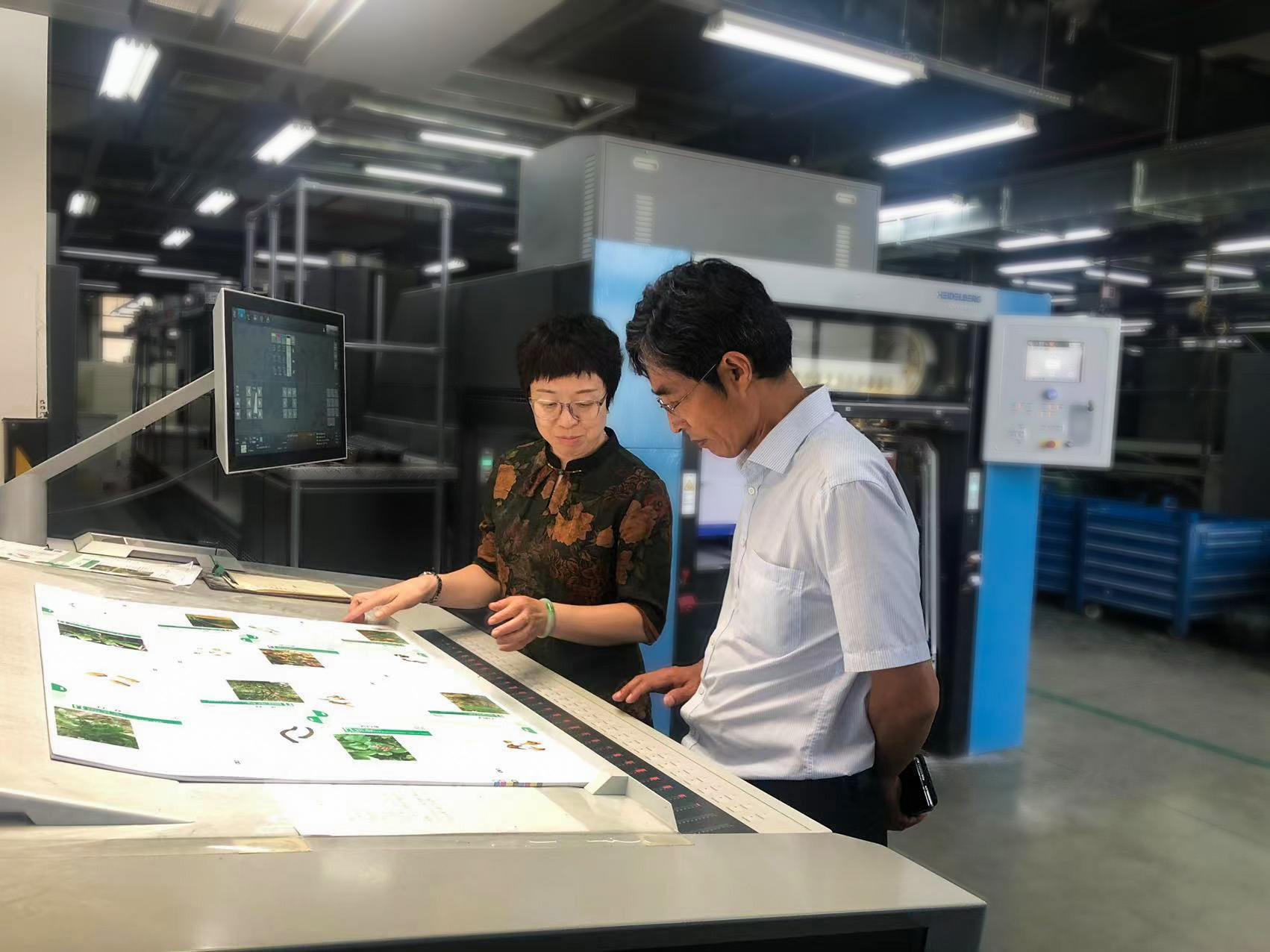 北京印刷学院专家组一行受邀赴zbo智博调研数字印刷项目